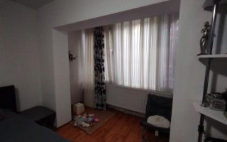 Apart  2 cam spațios Aradului- parter cu balcon centrala proprie - Poză 3