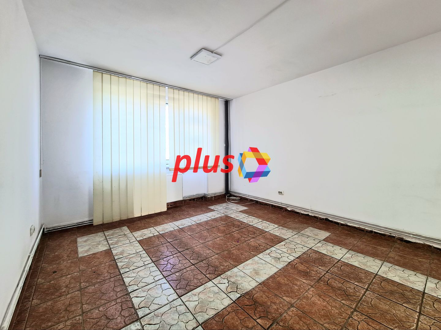Spatiu comercial de închiriat cu vad Brașov - 55 mp # plus-imo.ro - Poză 1