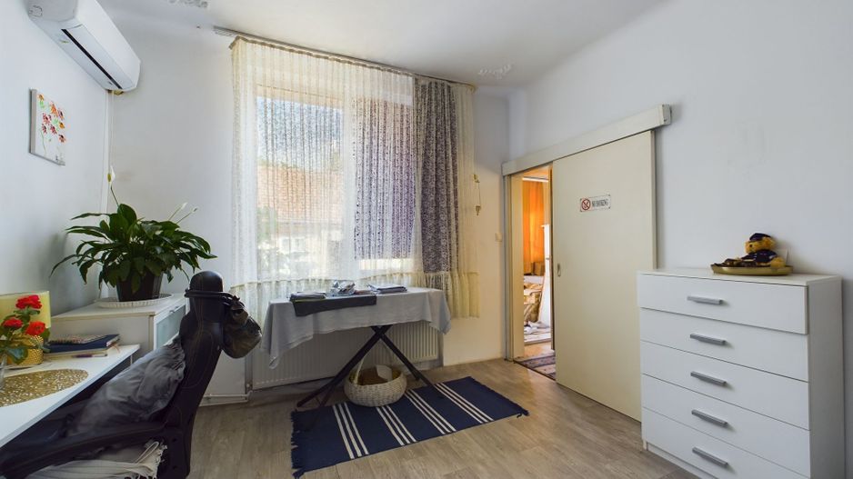 Apartament semicentral cu 2 camere - Poză 4