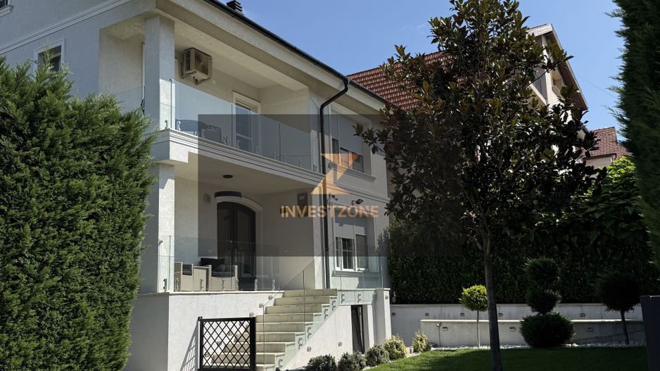 Vilă Lux  Oradea-strada Calimanestilor - Poză 1