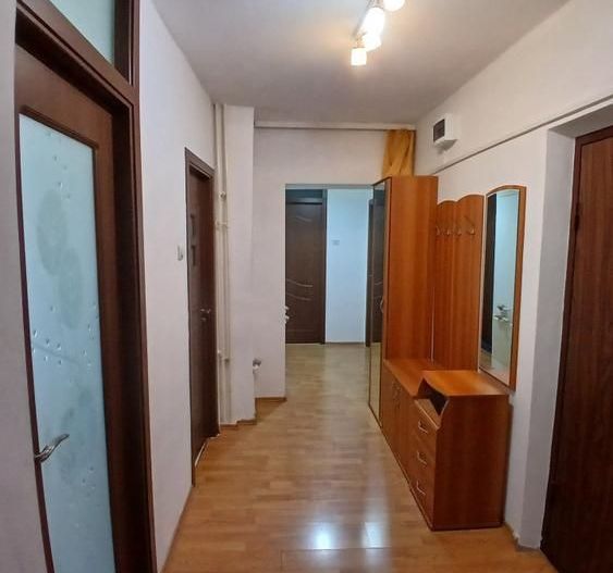 Apartament 3 camere renovat, etaj 5, bloc solid, zona Parc Sebastian - Poză 1