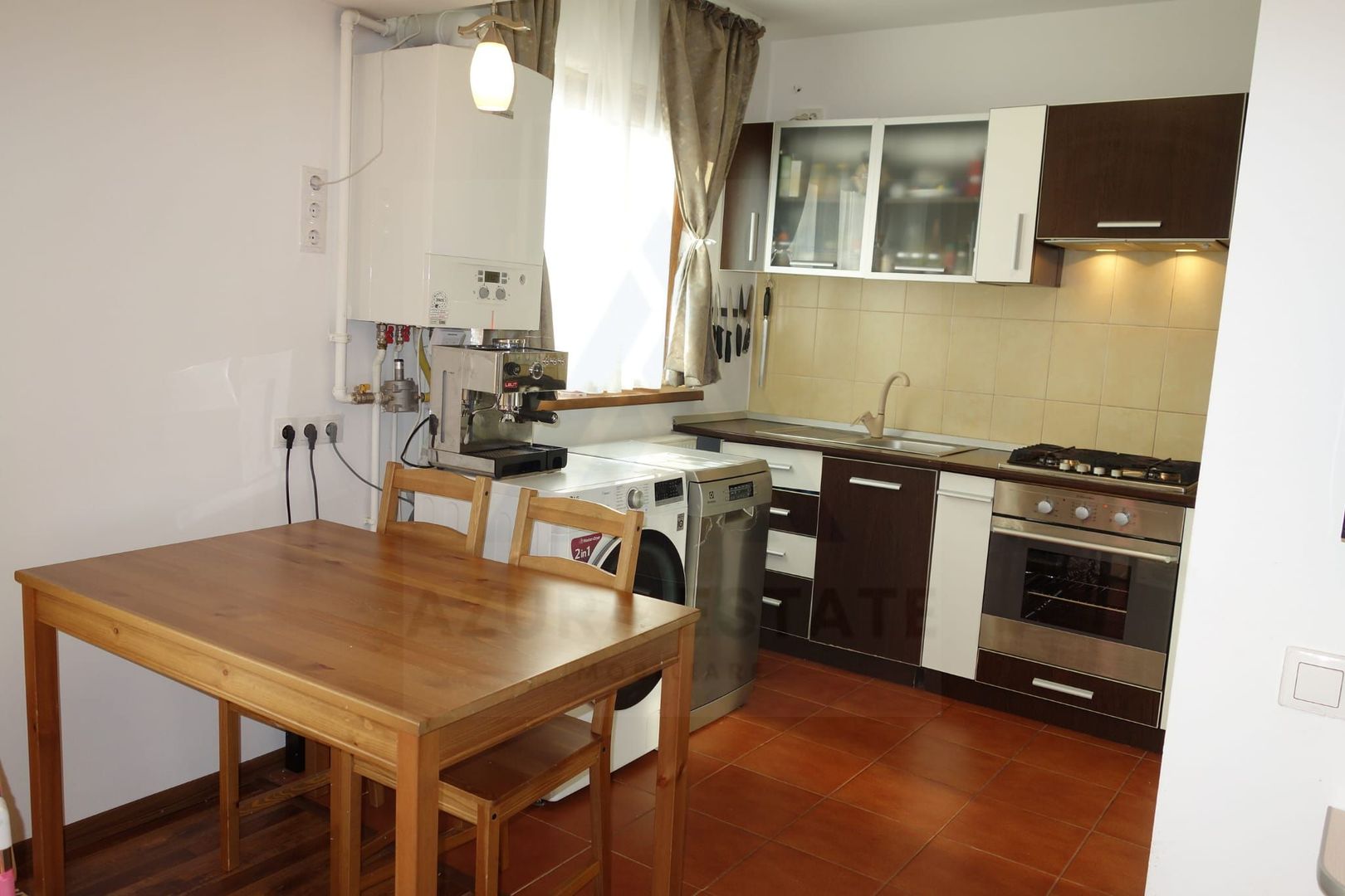 Aapartament renovat 4 camere etaj 2 suprafata 84.66 mp in Piata Cluj - Poză 7