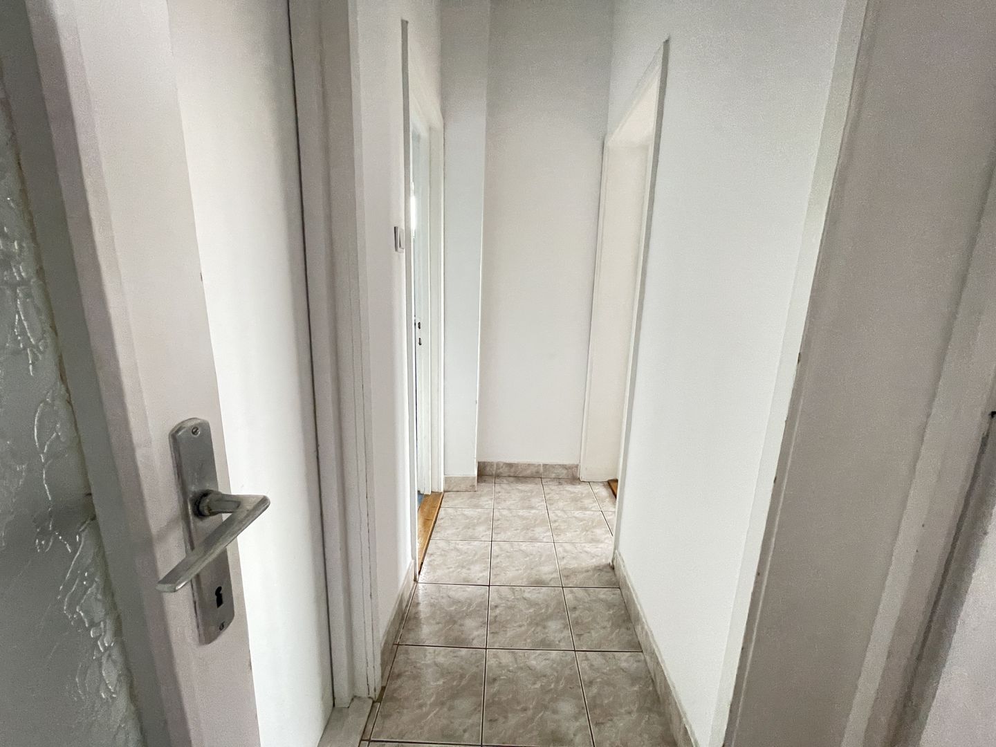 SPATIOS IN ZONA MEDICINEI -4 camere,garaj propriu si boxa - Poză 17