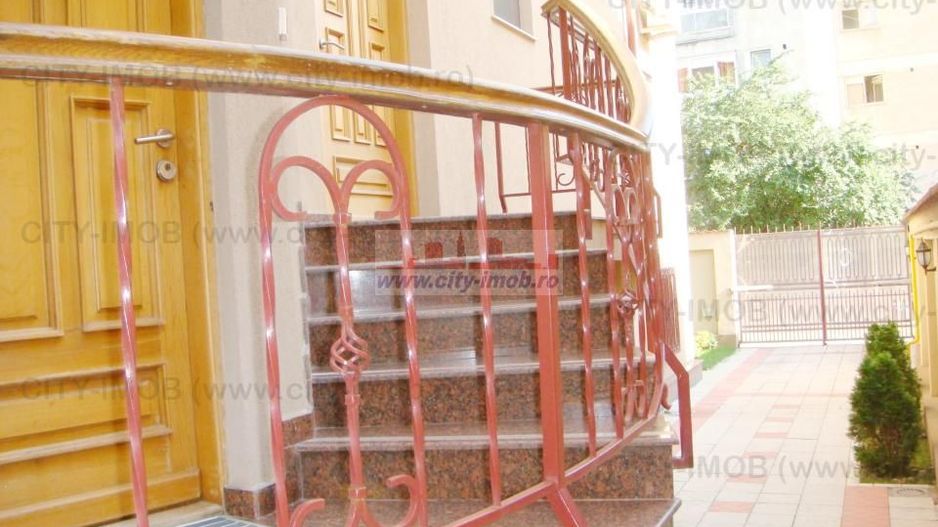 Inchiriere partiala in Vila zona Ferdinand Bucuresti - Poză 3