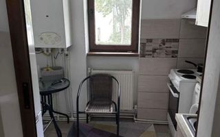 De vanzare apartament cu 2 camere, zona Scolii 7. - Poză 6