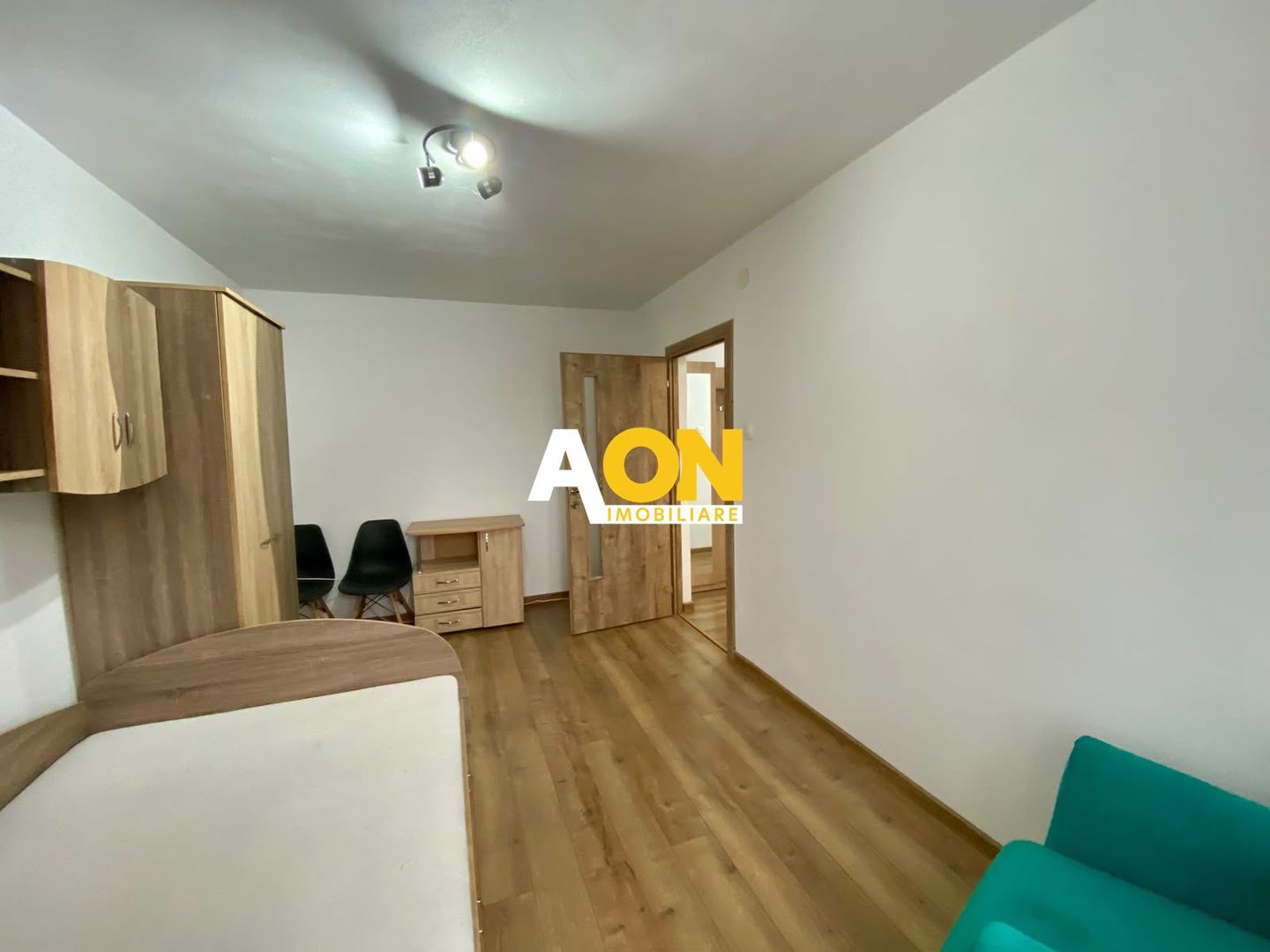 Apartament 2 Camere, Cetate, Complet Renovat - Poză 4