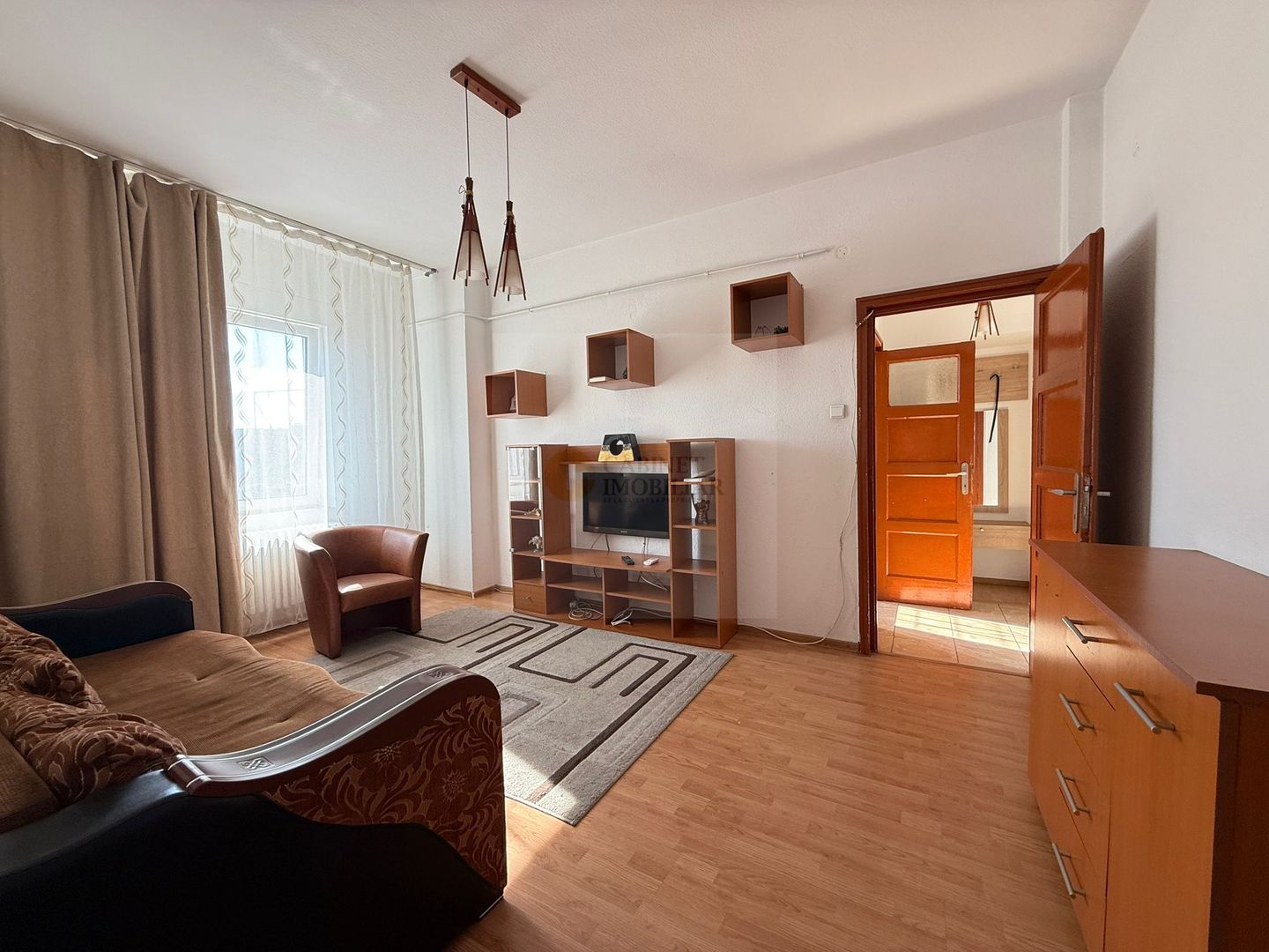 Piata Romana  | 2 camere  | Disponibil imediat - Poză 1