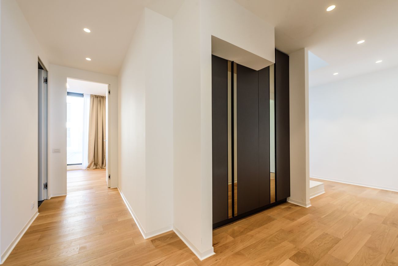 Apartament de 5 camere spațios, situat în zona Nord din Constanța - Poză 11