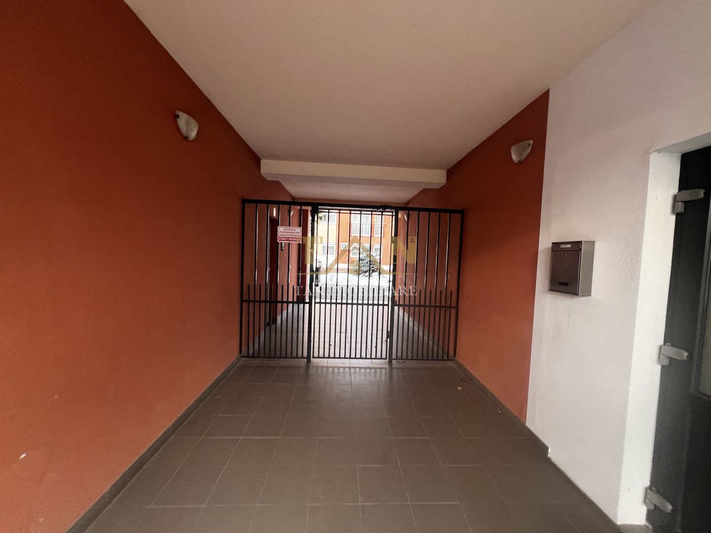 Apartament de vânzare   3 camere Parter Dumbravita  (langa Petrom) - Poză 1