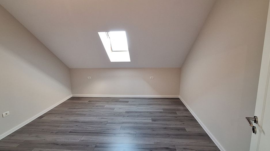 Apartament cu 3 camere si 2 locuri de parcare - Poză 15