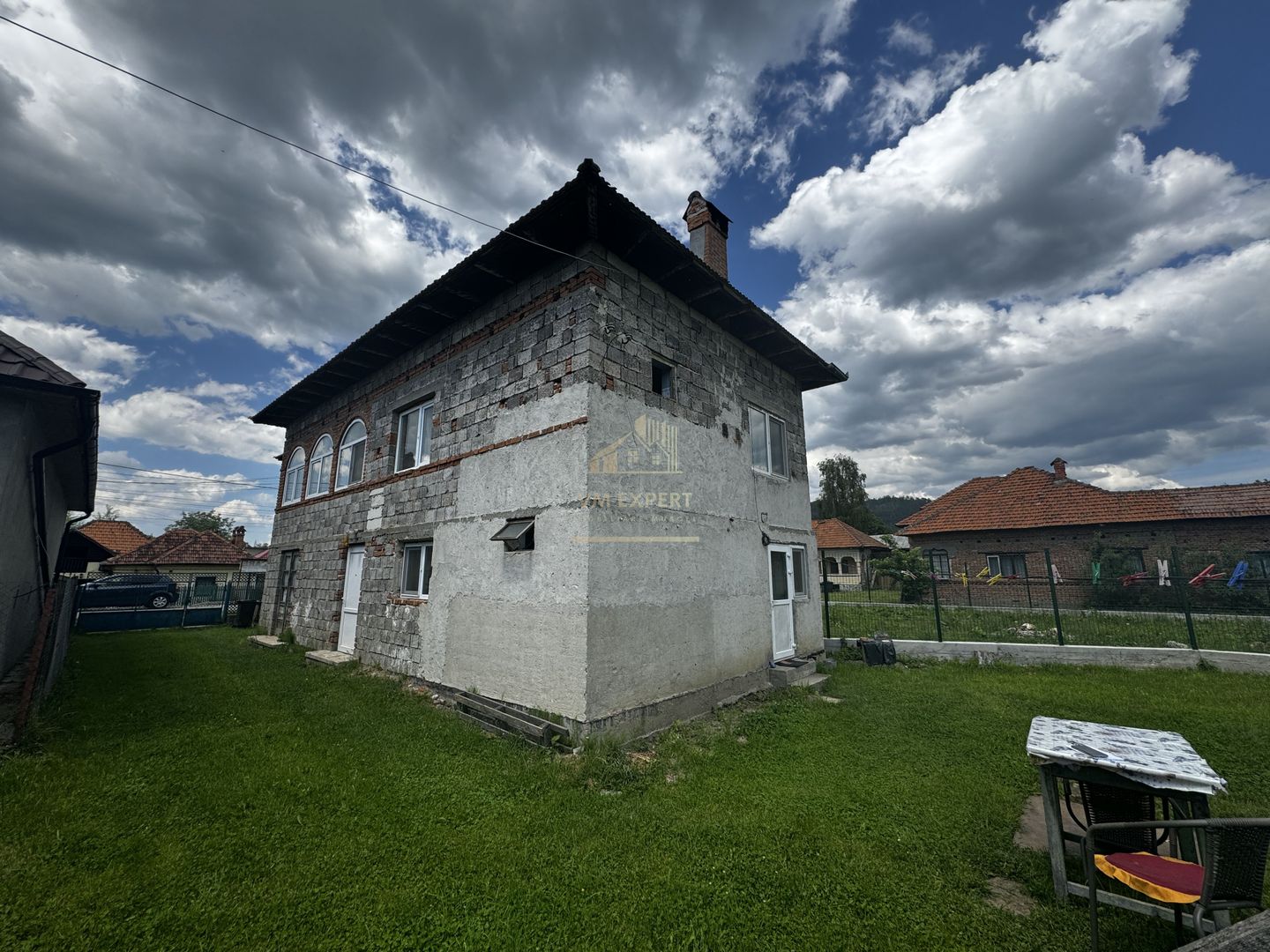 CASA 5 CAMERE 180 MP TEREN 814 MP CAMPULUNG - Poză 2