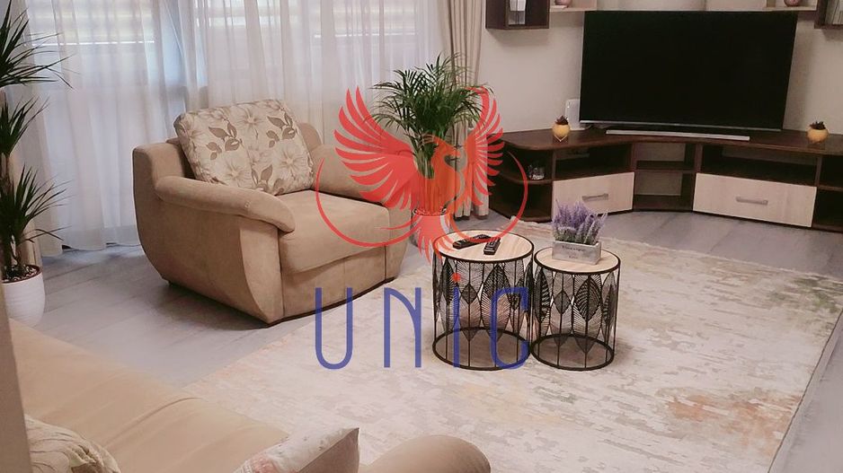 Apartament 3 camere decomandate, 500 Euro - Poză 1