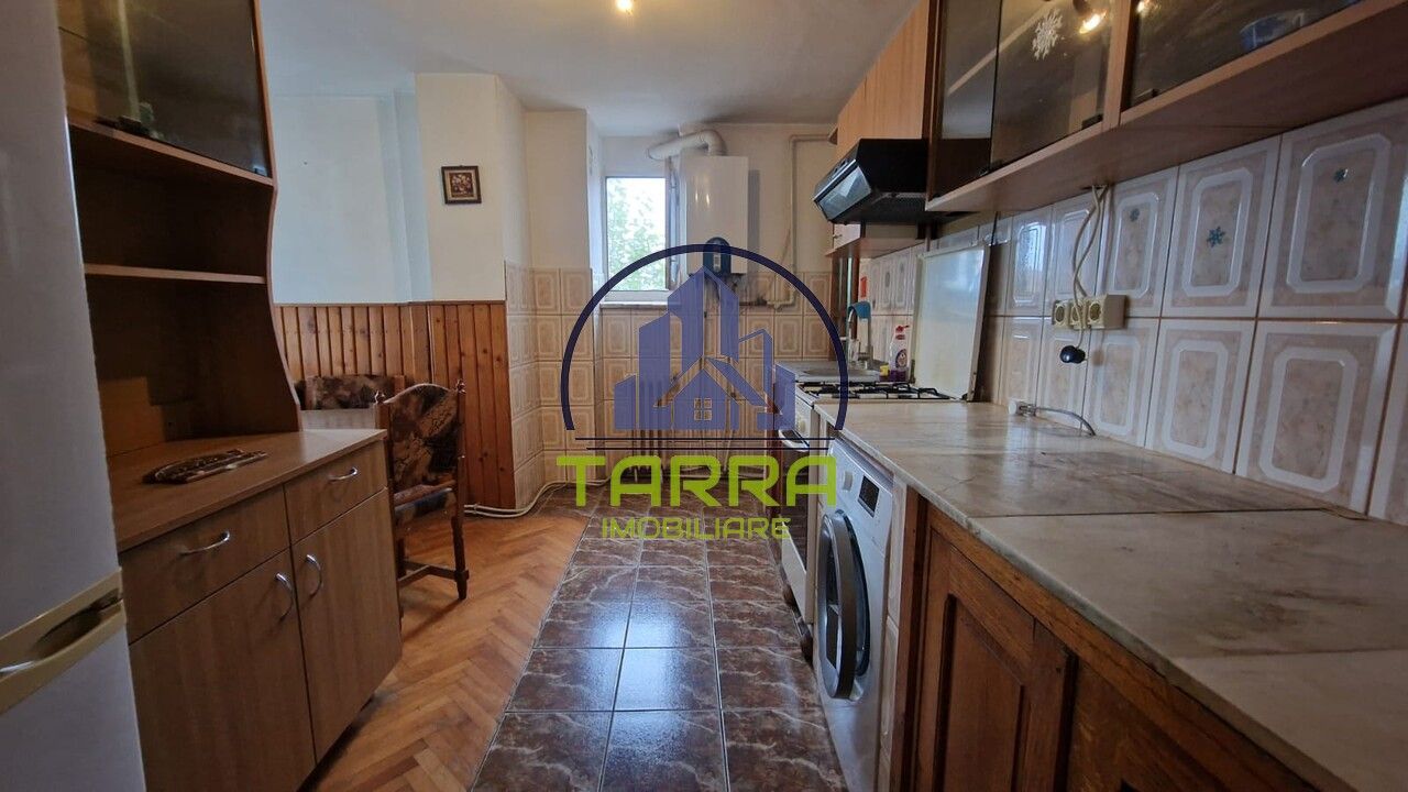 Apartament 3 camere de vazare in Alba Iulia zona Centru - Poză 5