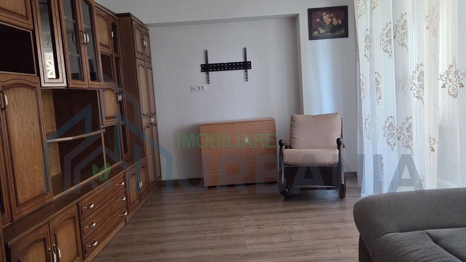 Apartament 3 camere, decomandat, 84 mp, zona Nicolina Pod, etaj 4/5, renovat - Poză 1