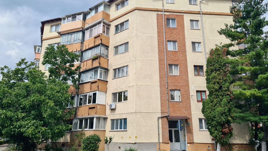 Apartament 3 camere - Centru - Etaj 4/5 - Poză 1