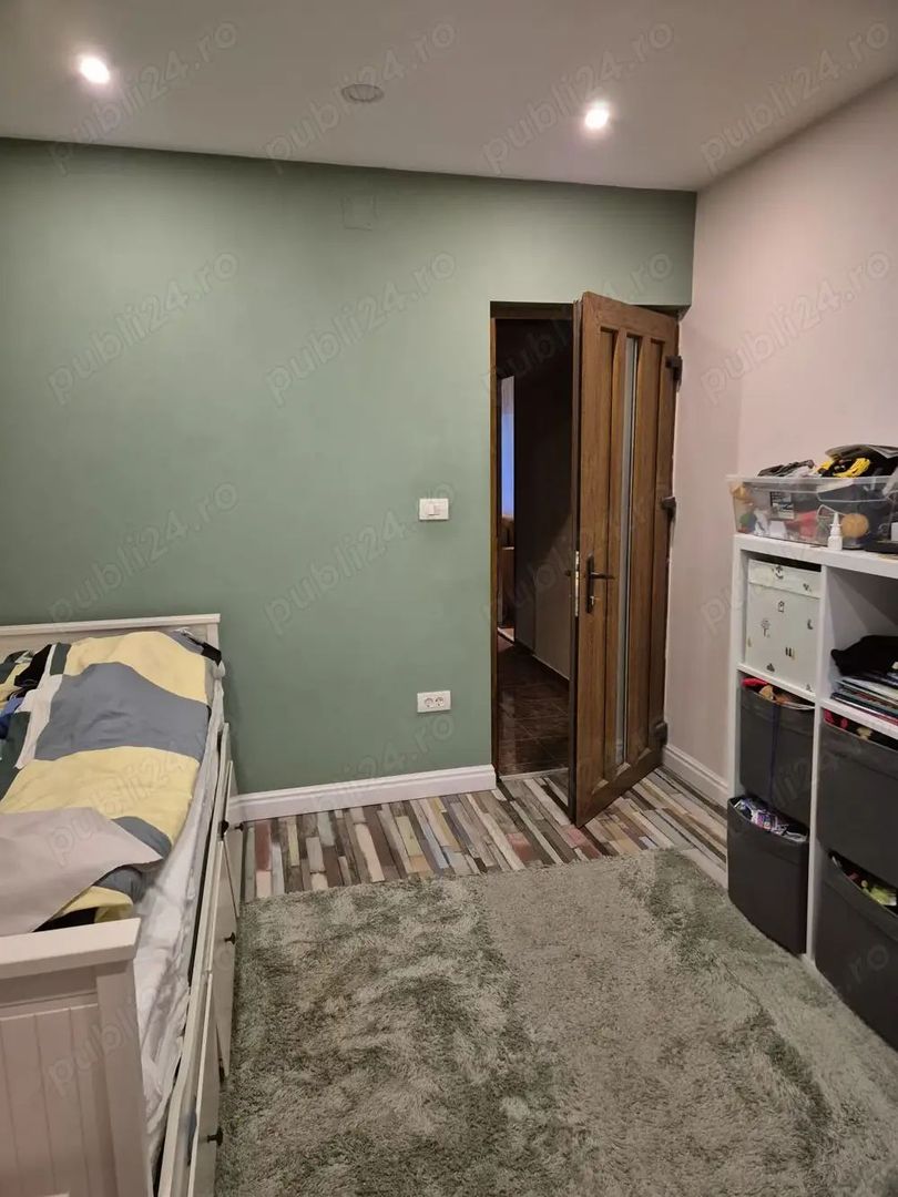 Aradului | 4 camere | Decomandat| Etaj intermediar | 3 balcoane si boxă - Poză 4