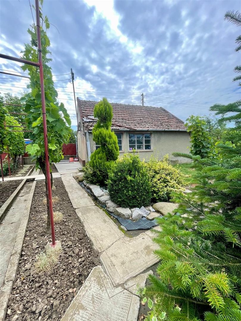 Casa cu 4 camere si livada la 25 km de Oradea - Poză 8