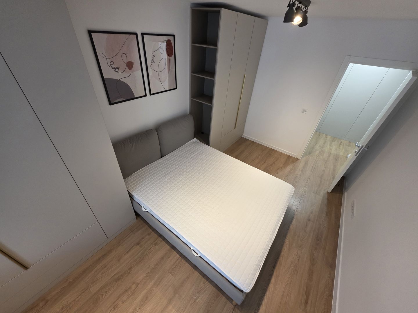 Apartament 2 camere lux decomadat Pipera Rond OMV70 metri - Poză 8