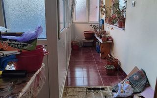 Apartament cu 3 camere de vazare in Cugir - Poză 6