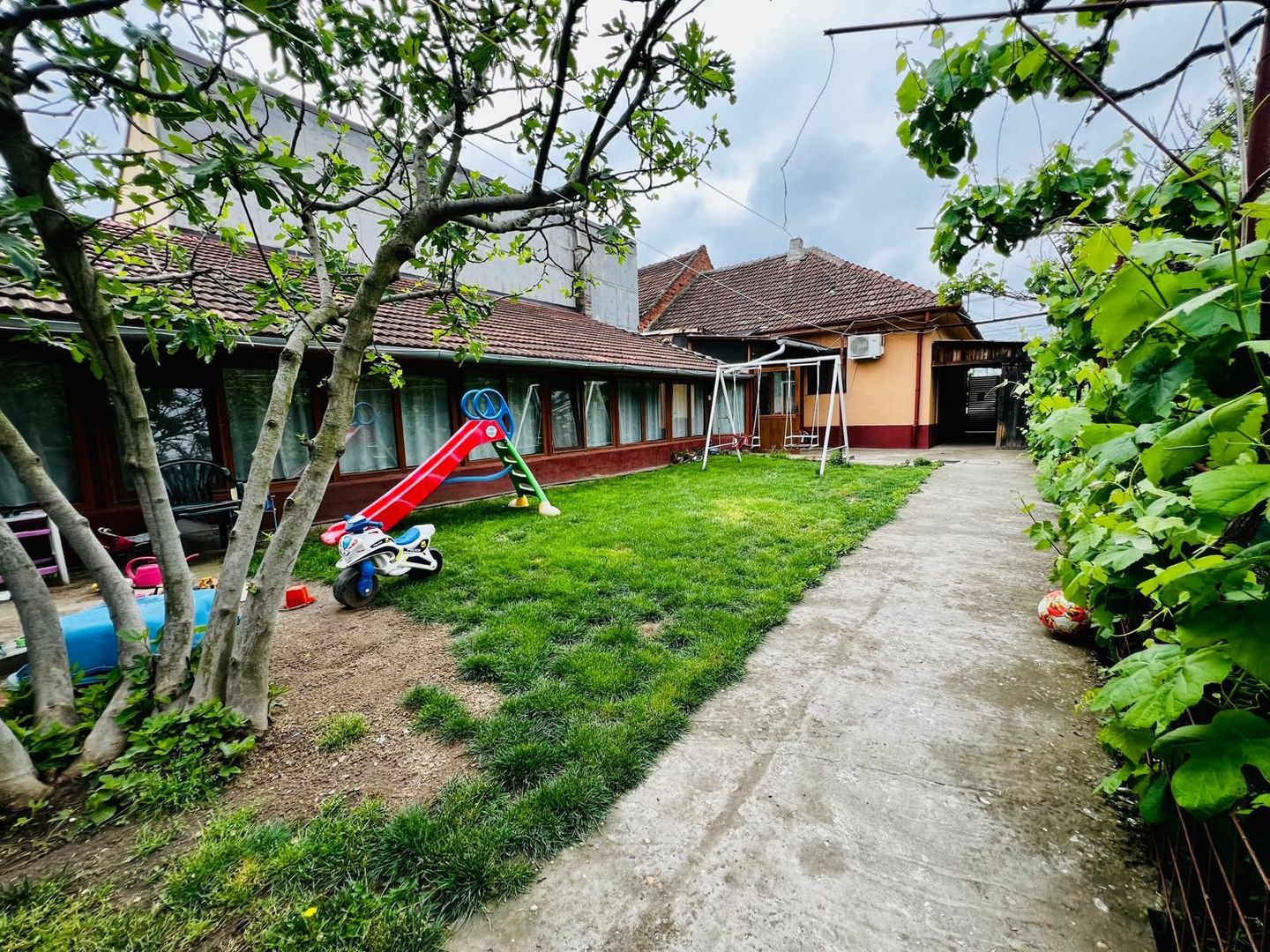 Casa Individuala 5 camere  -  Zona  Mehala - Poză 1