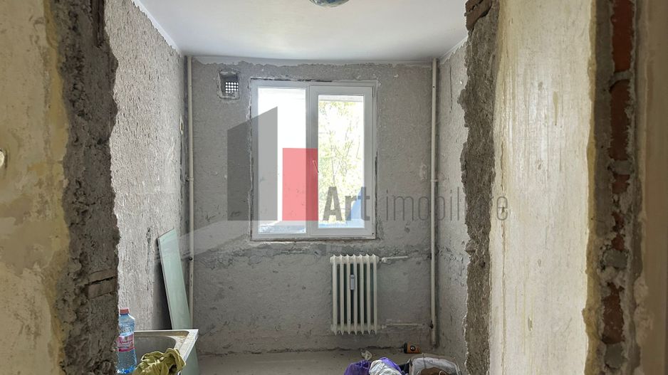 Apartament 3 camre Titan IOR de renovat - Poză 2