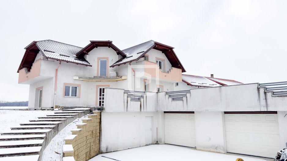 Casă S+P+E, 320 mp utili, teren 2.650 mp – zona Aurel Vlaicu, Suceava - Poză 17