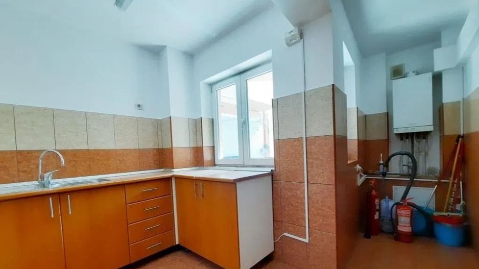 Apartament 4 camere nemobilat Stefan cel Mare de inchiriat bloc 2013 - Poză 9