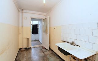 Vanzare apartament 3 camere, decomandat, etaj 2, Gavana - Poză 5