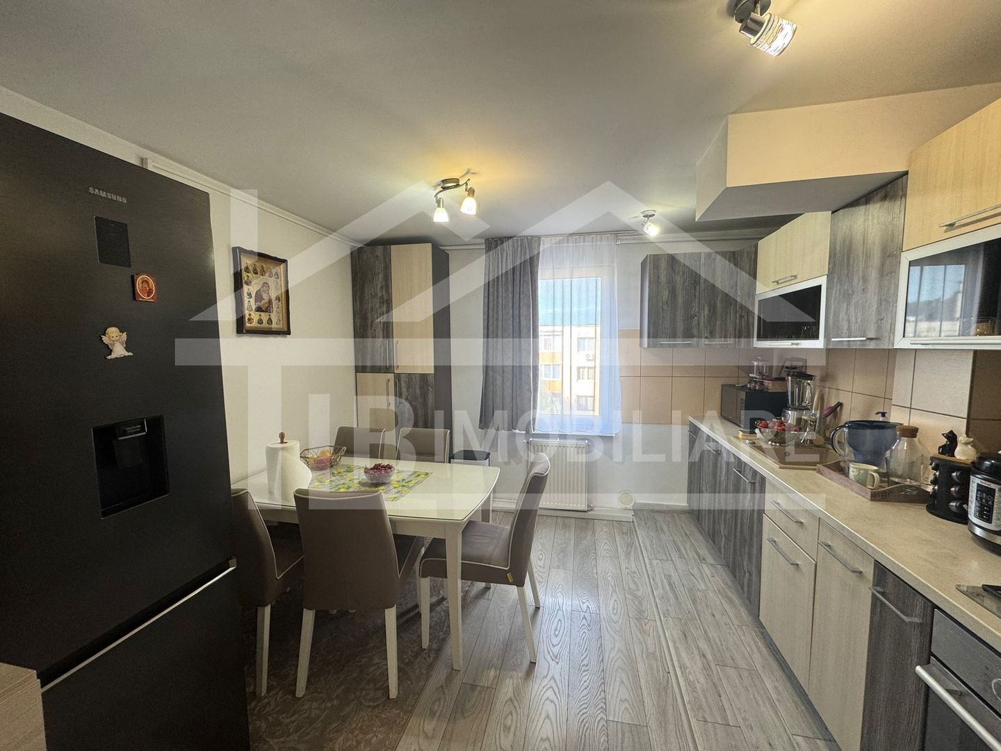 Apartament cu 3 camere, 70 mp, decomandat, Zona Diamant - Poză 8
