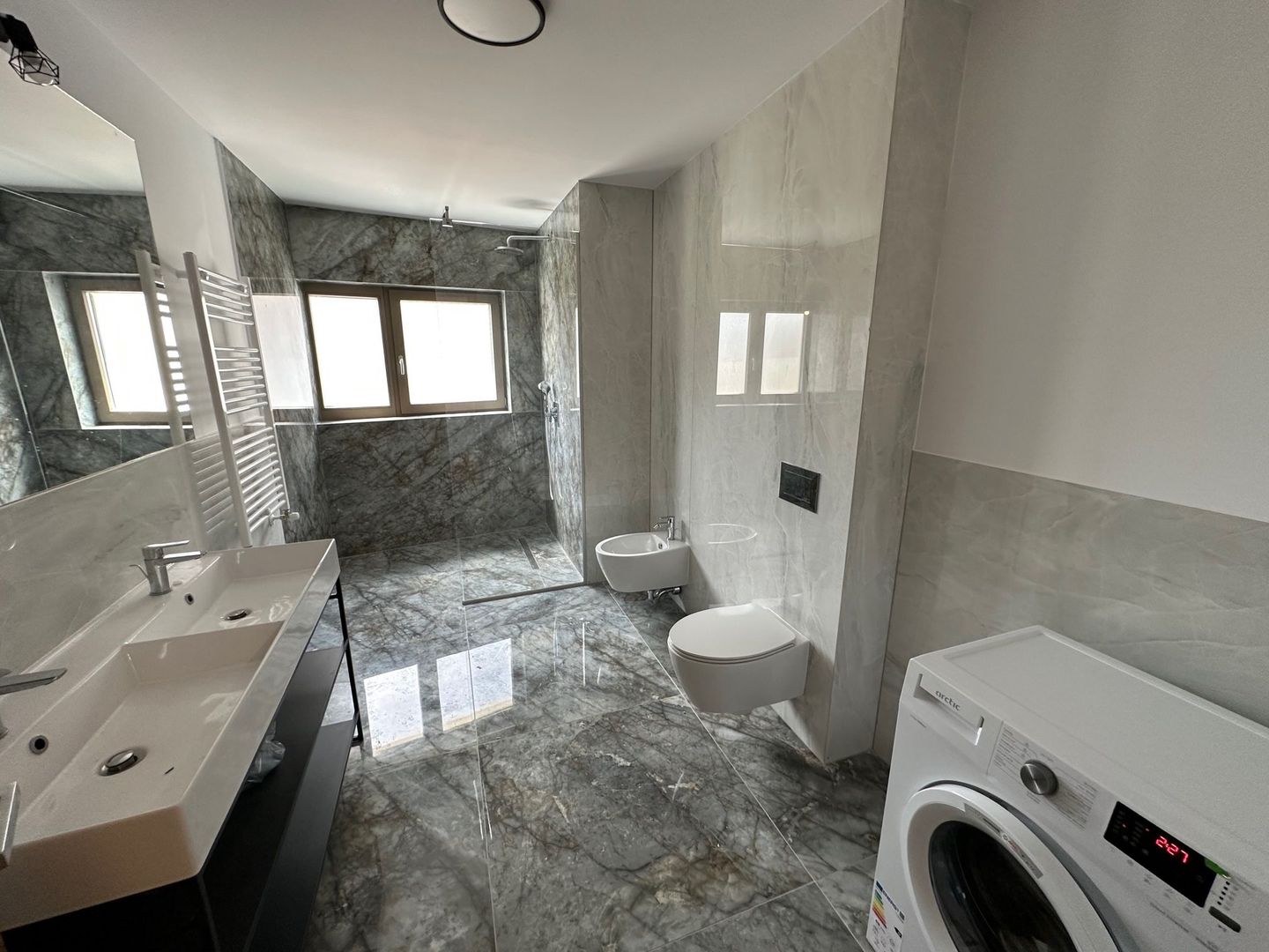 Apartament bloc nou 3 camere - parcare subterana - Poză 12