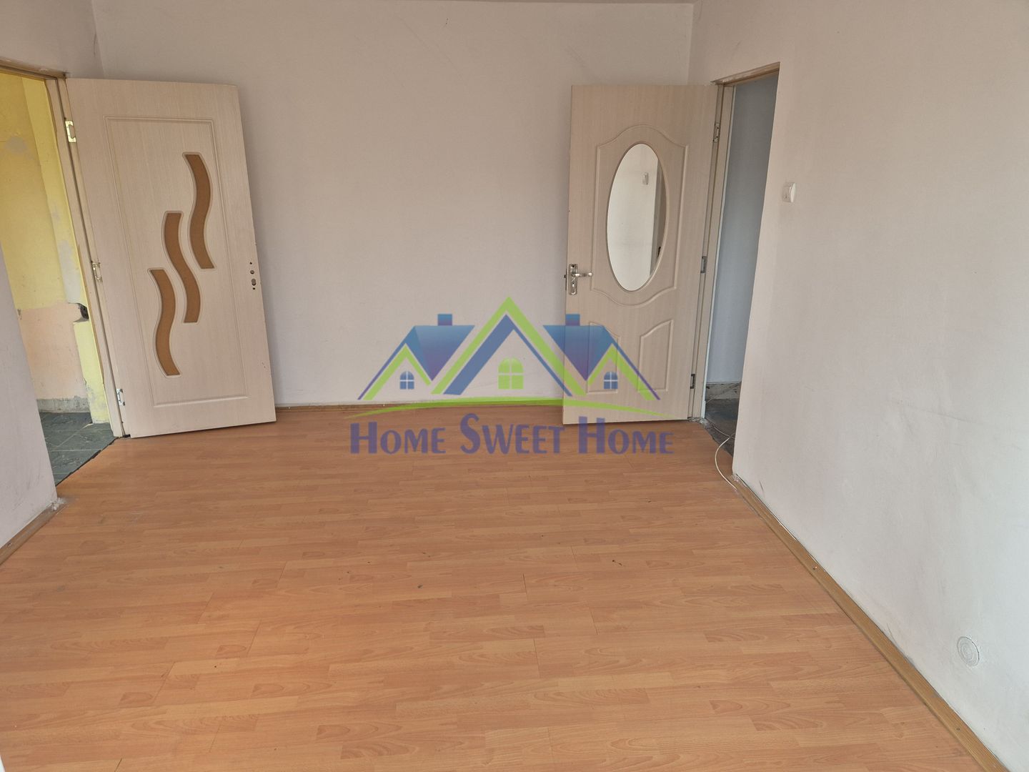 2 camere, zona M5, bloc 26, etaj 2, balcon – Preț bun, negociabil! - Poză 1