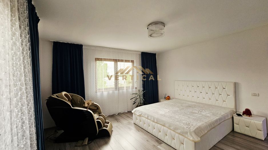 Vila 6 camere la intrare in Dobreni - Poză 3