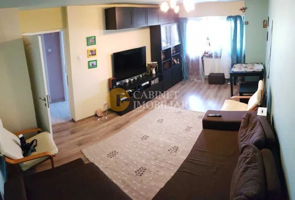 Nicolina- 4 Camere Decomandat -Etaj Intermediar 110 Mp  Bloc 1994 - Poză 1