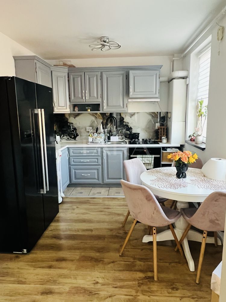 Vanzare apartament deosebit  in zona centrala a localitatii - Poză 5