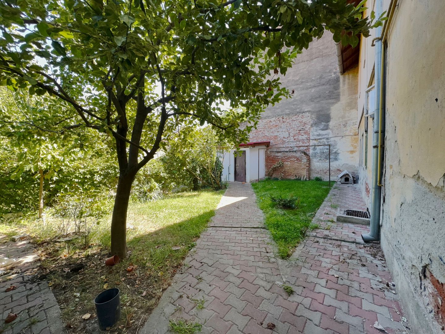 Casă / Vilă cu 6 camere de vânzare în zona Elisabetin - Poză 1