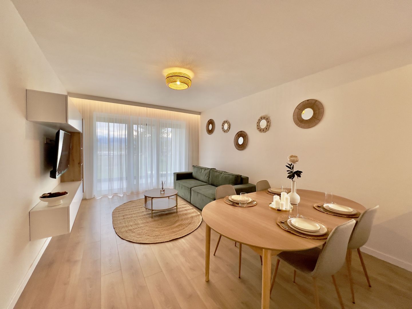 Apartament cu 3 camere, decomandat, mobilat și utilat - întabulat - Poză 1