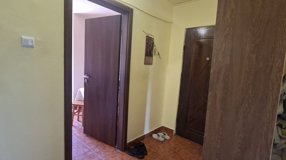 Apartament decomandat 3 camere - zona Torontalului - Poză 6