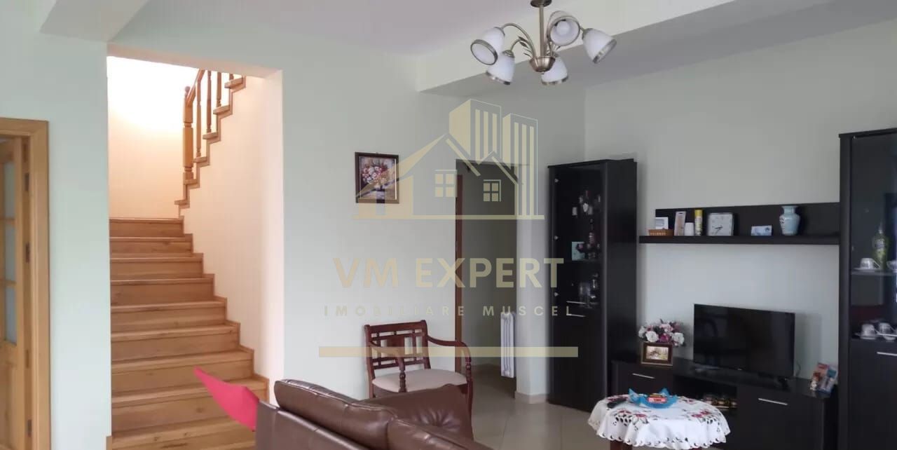 VILA DE VANZARE, CAMPULUNG, ZONA MARCUS, 150 MP, TEREN 1843 MP - Poză 8