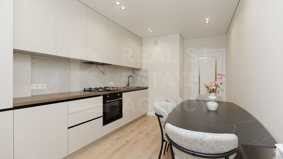 Vânzare, apartament, 2 odăi + living, str. Ion Buzdugan, Buiucani - Poză 11