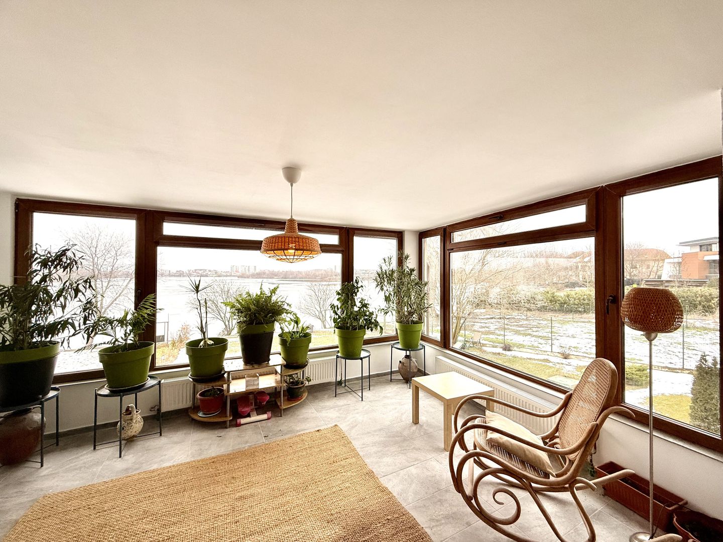 Doua etaje in vila pe malul lacului Grivita birouri rezidential - Poză 10