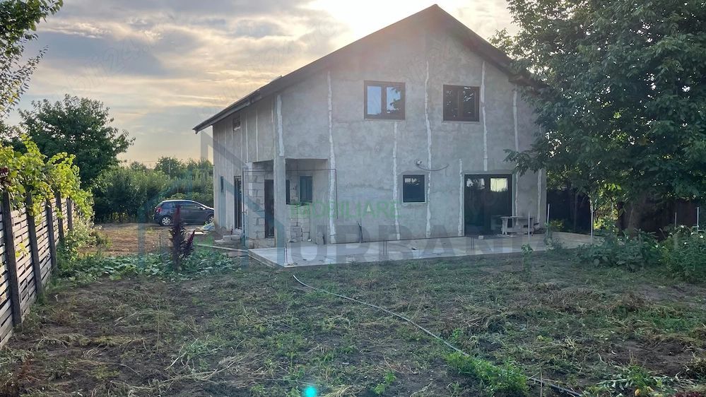 Casă de vânzare în Valea Ursului, Iași – 4 dormitoare, 2 băi, acces din strada principală - Poză 1