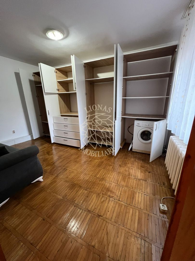 Garsoniera 21 mp-curte comuna-parter-Zona Spalatoria Mara - Poză 6