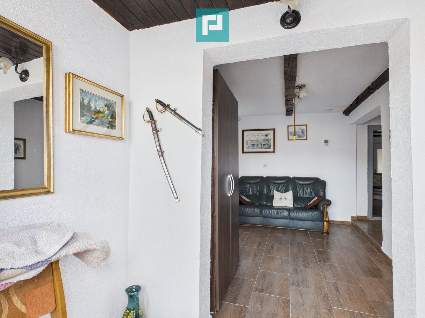 Casă deosebită la Urvişu de Beliu - Poză 6