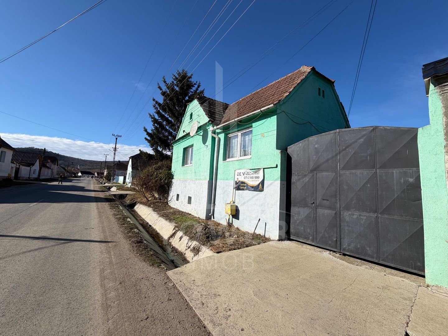 Casă spațioasă si 1790mp teren de vanzare in Hașag, la doar 30 km de Sibiu - Poză 2