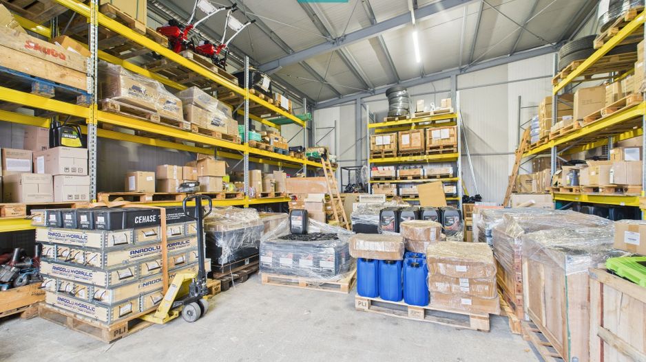 Hală industrială izolată 120 mp, panouri sandwich - Poză 3