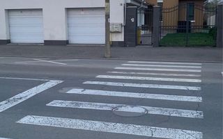 Casă  cu piscină- Unirii- Calea Voinicenilor - Poză 4