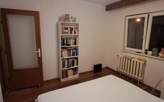 Apartament cu 4 camere, etaj 1, zonă excelentă. - Poză 1