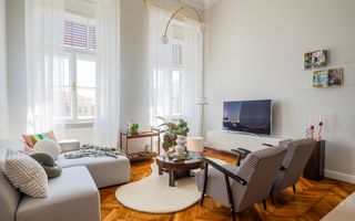 VÂNDUT!!! Apartament splendid in centrul Aradului - Poză 1