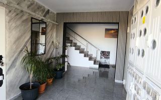 De vanzare un superb apartament de 2 camere in zona Tractorul - Poză 1