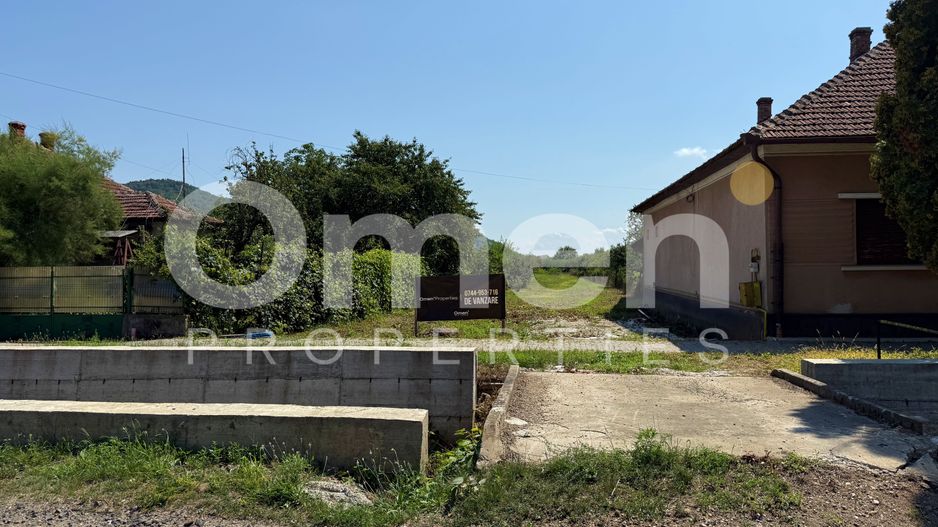 Teren intravilan Seini lângă pensiunea Trei Pini - Poză 1